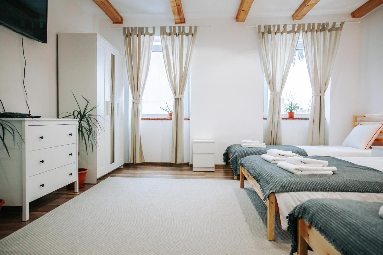 Kali Host Home Away From Home Târgu-Mureş Exteriör bild