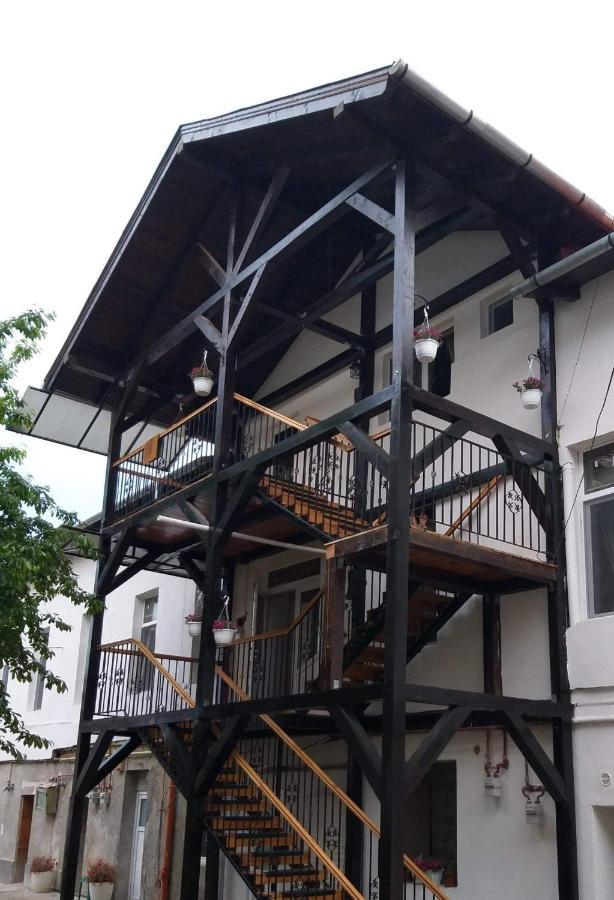 Kali Host Home Away From Home Târgu-Mureş Exteriör bild